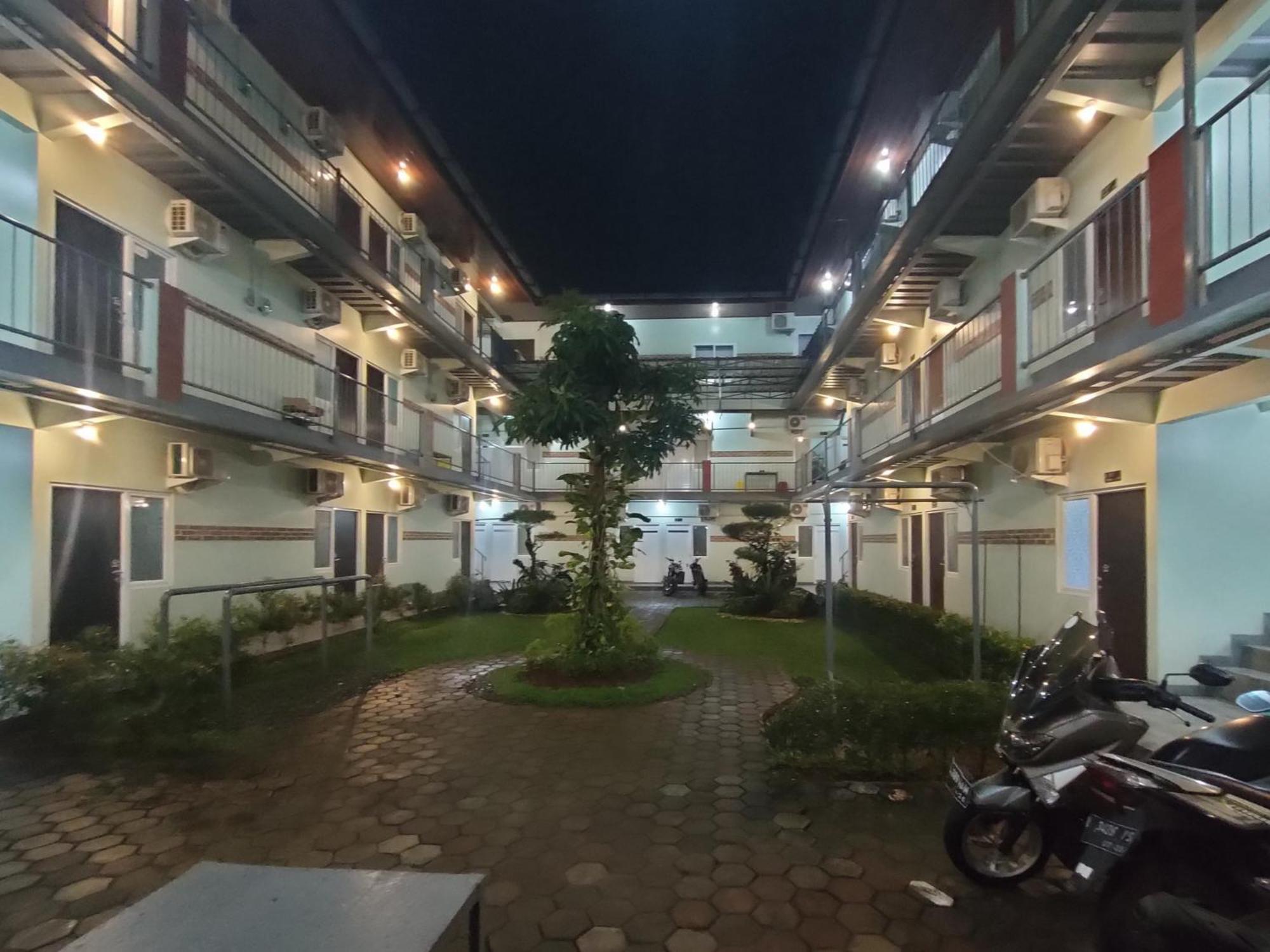 Puspiptek Residence Syariah Mitra Reddoorz Серпонг Экстерьер фото